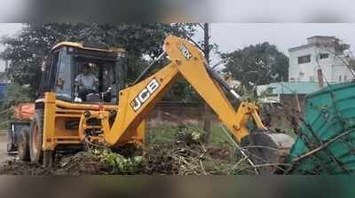 Hazaribag Officials Remove Illegal Structures on Disputed Govt Plot