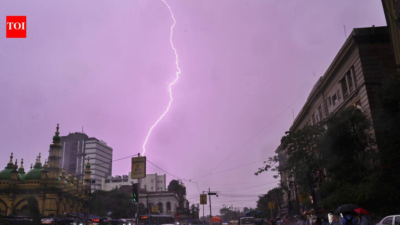 Dhanbad man killed, woman critically injured in lightning strike