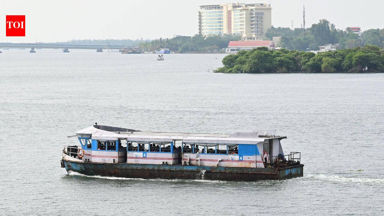 Govt mulls options to introduce solar passenger boat in Kochi backwaters