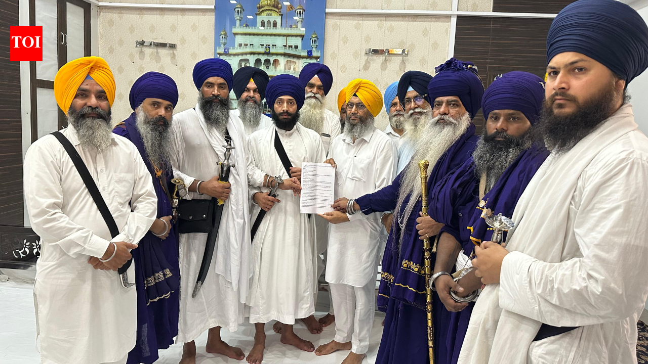 Sikh thinkers demand transparency over transportation of Guru Granth Sahib saroops