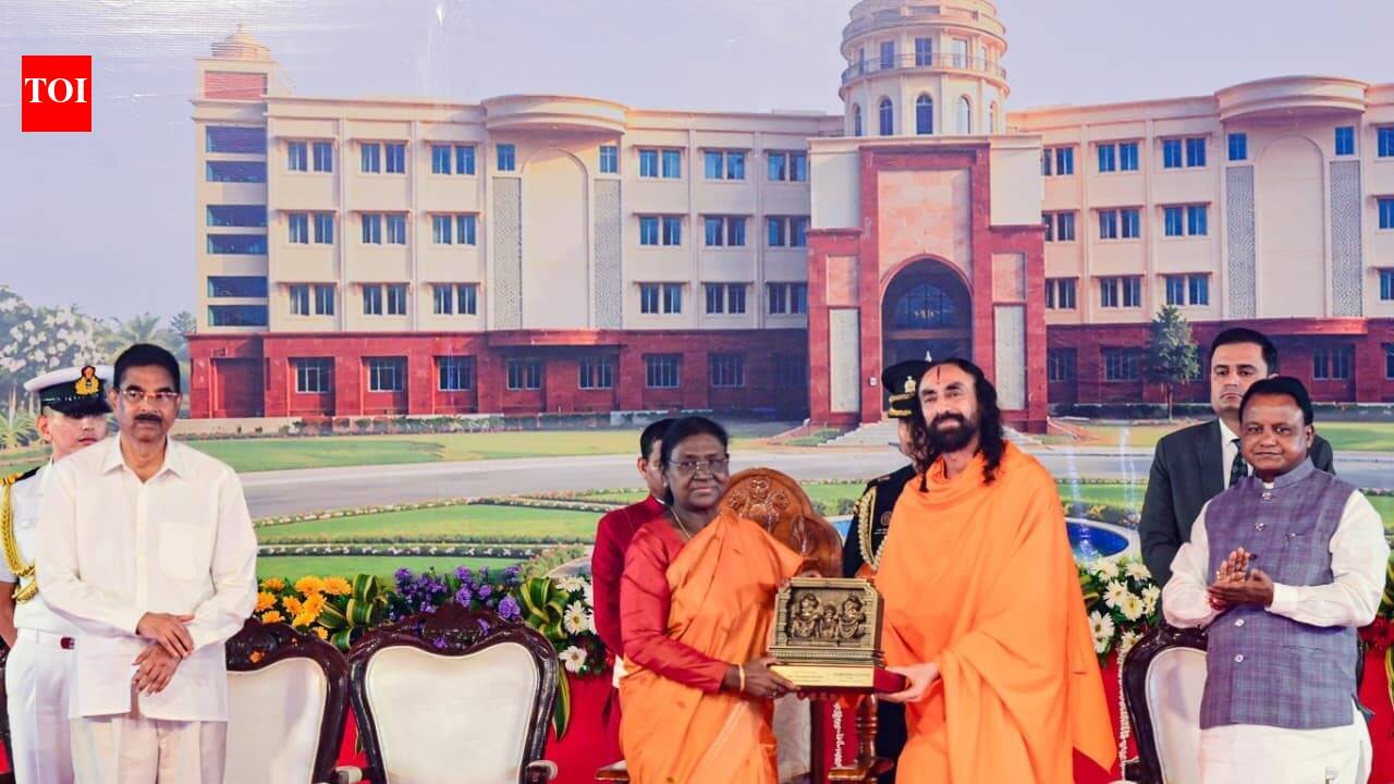 Universities key to building Viksit Bharat by 2047: Prez