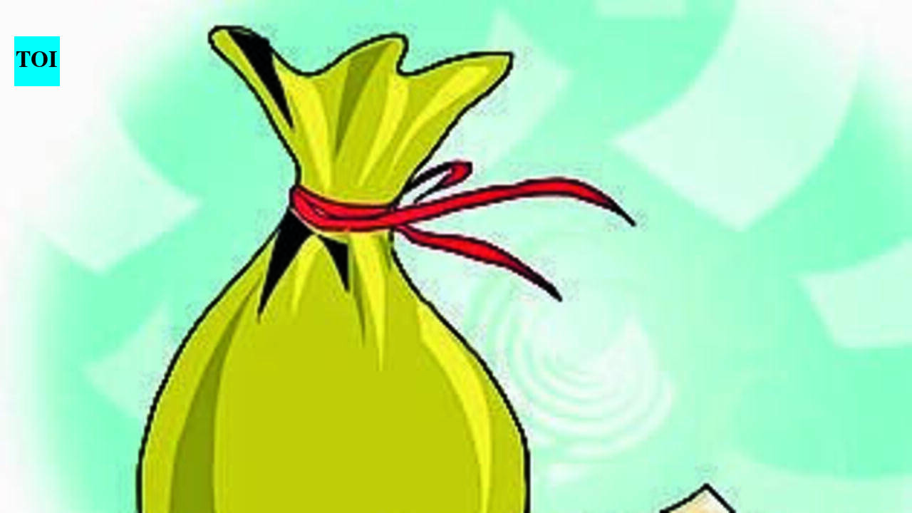 LDF councillors protest Kerala govt’s decision to cut plan fund