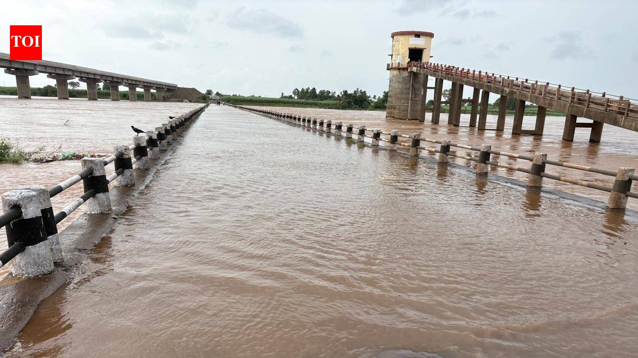 Krishna River records 1.3 lakh cusecs inflow as heavy rain continues