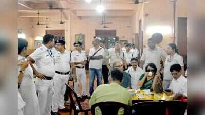 Back at Coffee House after 19 years, Taslima says ‘more adda will happen’ over pakoras, black coffee