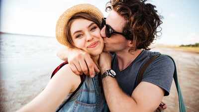 The 5 things happy couples almost never post on social media