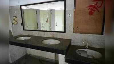 Locked, filthy public toilets leave Jaipur commuters in a fix