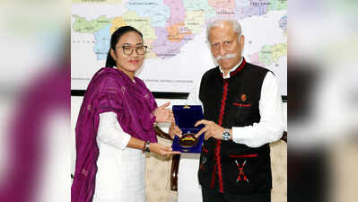 Parnaik confers Land of the Rising Sun medallion on Itanagar mayor