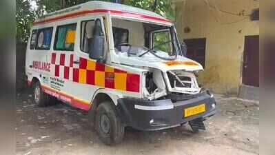 Ambulance with patient stranded for 50 minutes after crash with kanwar trolley