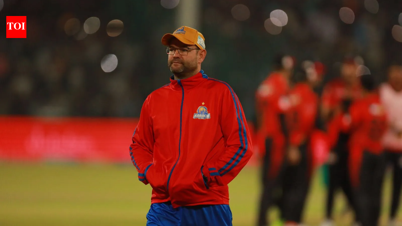 Pakistan set to appoint Michael Smith coach as batting collapses continue to haunt Test side