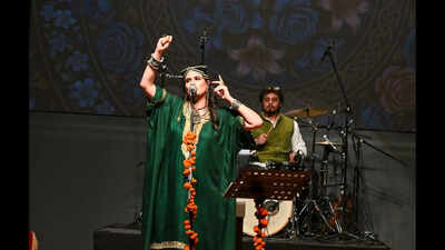 Jaipur sways to the sounds of Kashmir and Rajasthan