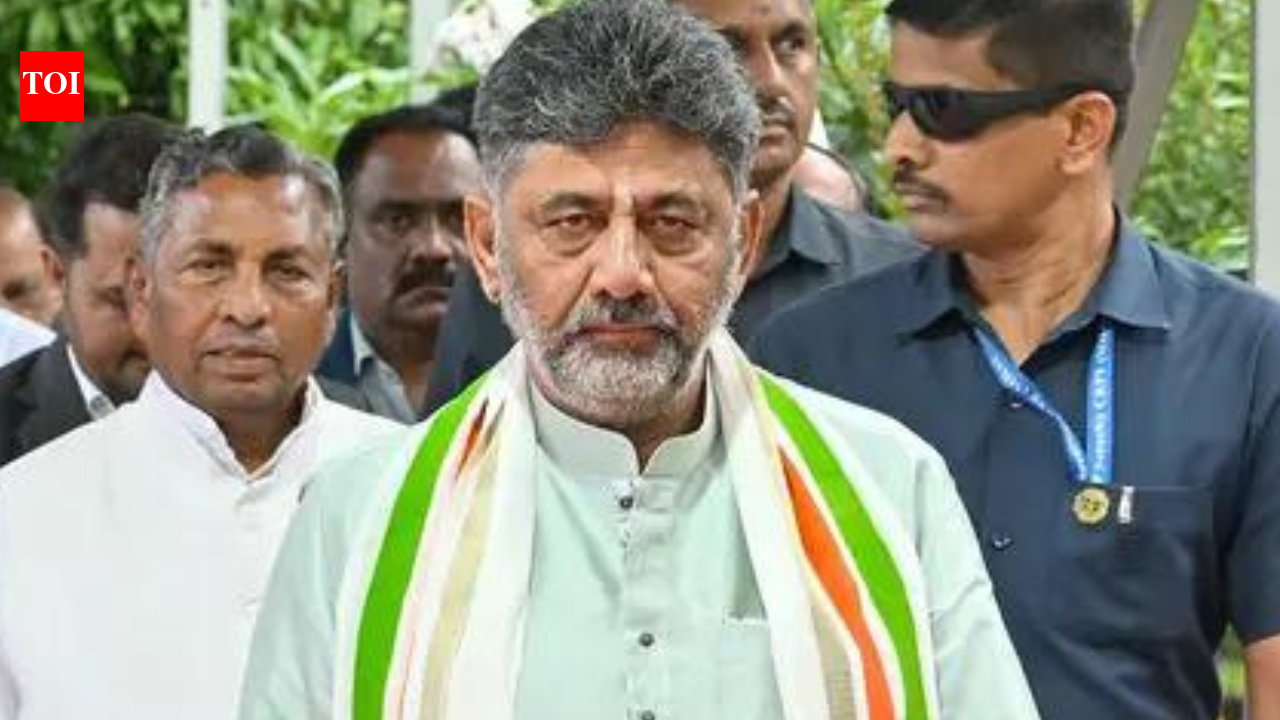 ক্ষুব্ধ কংগ্রেস বিধায়কদের কড়া সতর্কবাণী ডিকে শিবকুমারের