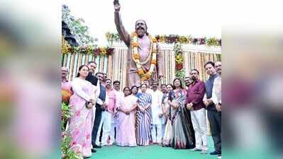 Hemant unveils 14-ft statue of father on first death anniversary in Ramgarh
