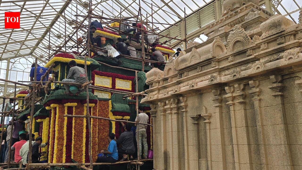 War jumbos, ancient architecture to light up Lalbagh flower show in Bengaluru