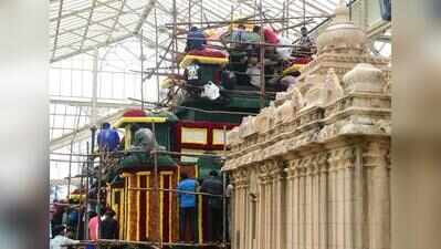 War jumbos, ancient architecture to light up Lalbagh flower show in Bengaluru