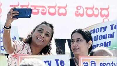 Gender gap widens as Shivakumar leaves women out of his cabinet