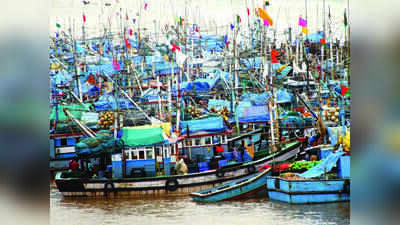 Rough seas keep most of Goa’s mechanised fishing fleet anchored