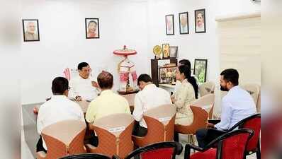 Sonowal calls for faster rollout of parking project to ease traffic congestion