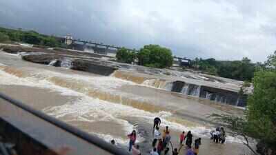Discharge from major dams in district continues; Mulshi & Pavana catchments log triple-digit rainfall; Temghar storage inches closer to 100%-mark