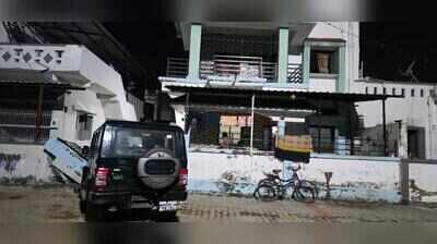 SUV crashes into house courtyard, kills woman, girl