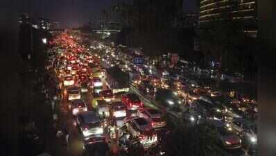 After rain, Gurgaon spends another evening crawling through hours of gridlock