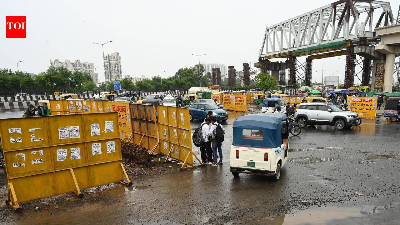 Work starts on Sector 62 skywalk to unclog office hub, curb jaywalking