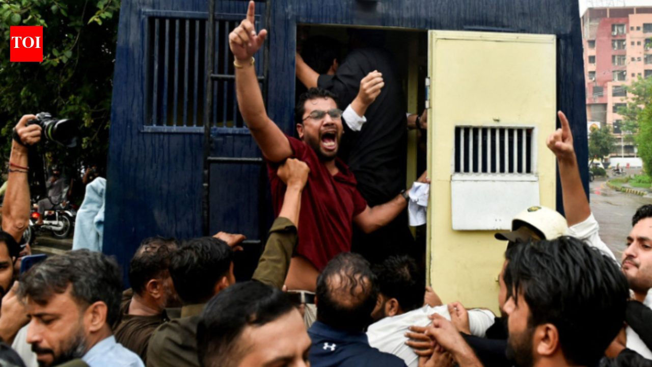 Changes in travel regulations for foreign journalists in Pakistan