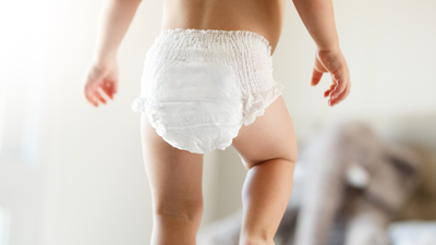 Do diapers affect a baby's ability to walk? What research says about mobility, walking and whether parents should worry