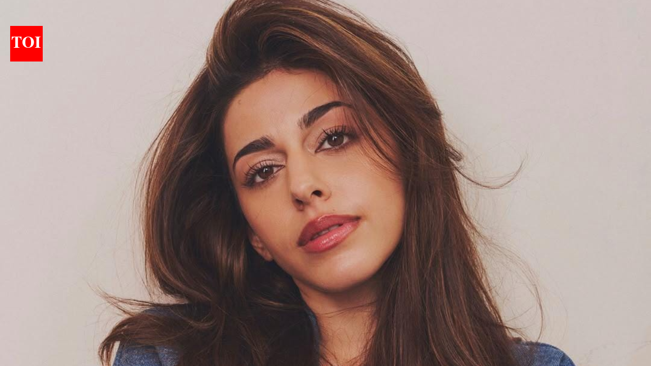 Inside Alaya F's fitness routine: Aerial splits, yoga blocks and kickboxing; the grind behind the glow