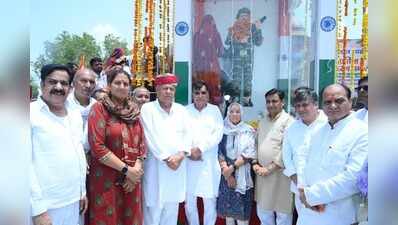 Dotasra unveils martyr Harlal Kaler’s statue in Churu