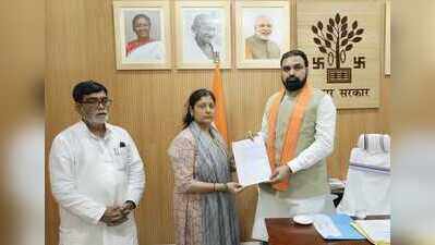 CM meets slain officer’s widow, promises justice