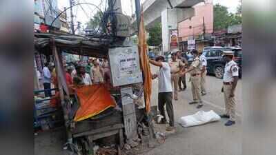 Traffic police clear encroachments, illegally parked vehicles during spl drive in Ameerpet