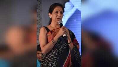 Two arrested for snatching Gujarati author’s luxury bag in Ahmedabad