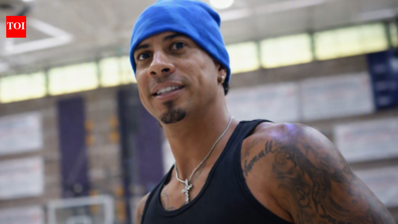 "I just got violated": Twitch streamer Austin McBroom reacts after woman grabs him on livestream