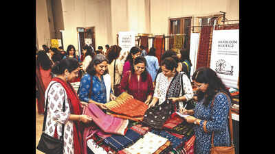 <b> Beyond festive wear: <b>Handloom takes centre stage across Bengaluru this weekend</b></b>