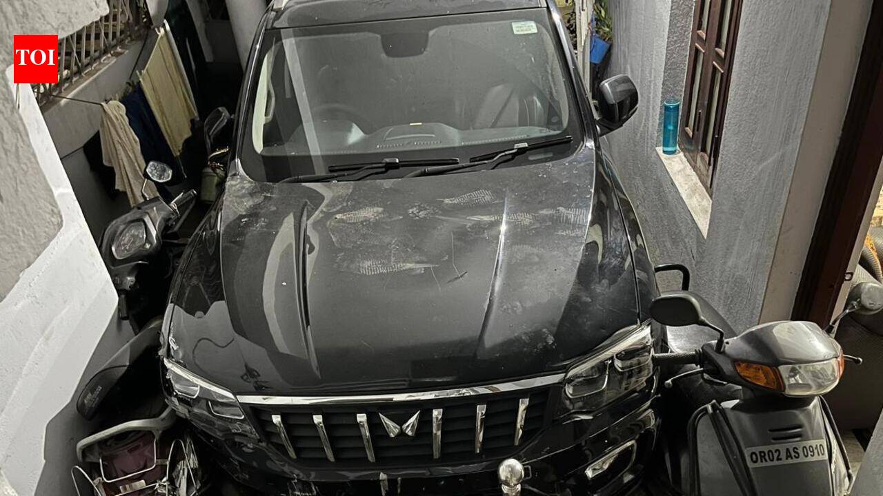 Drunk bizman crashes SUV into hostel