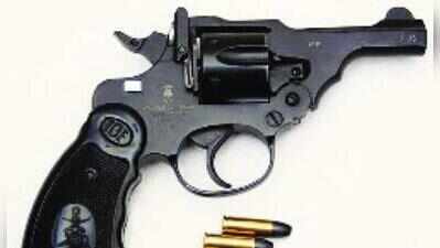 Jewellery store owner foils armed robbery near Bengaluru, injured in shooting
