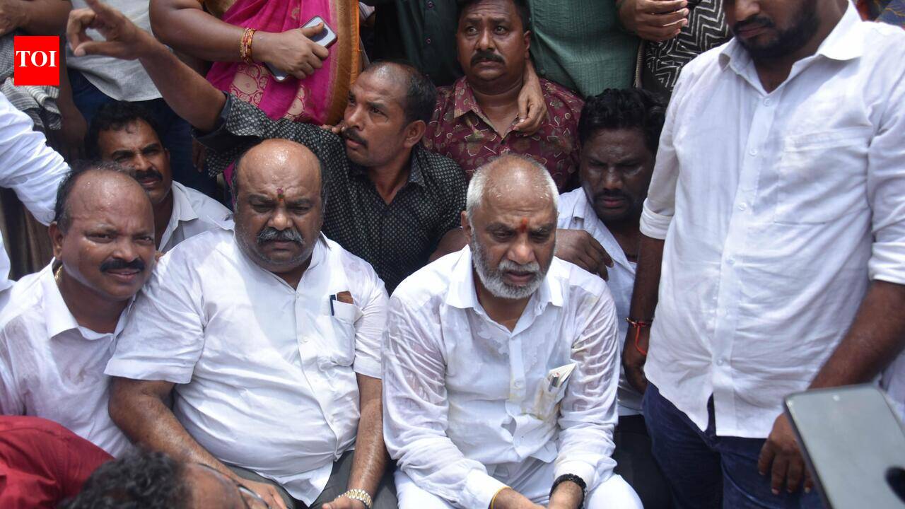 DSC row sparks TDP-YSRCP clash in Vijayawada, ex-MLA Malladi Vishnu detained