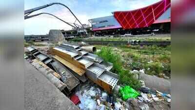 Corporators propose reward for citizens who report illegal debris dumping