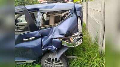 Man thrown over Delhi-Mumbai Expressway railings, dies after being bumped by parked car
