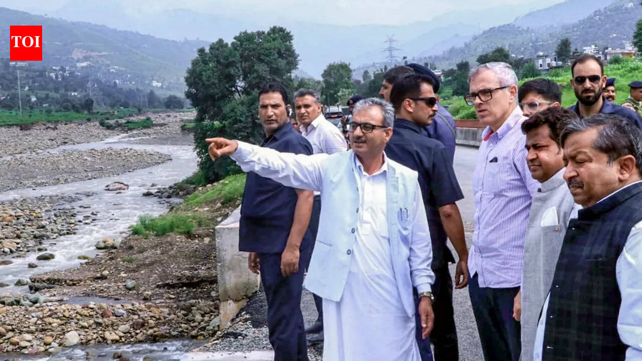 J&K CM visits flood-hit Rajouri, reviews relief measures