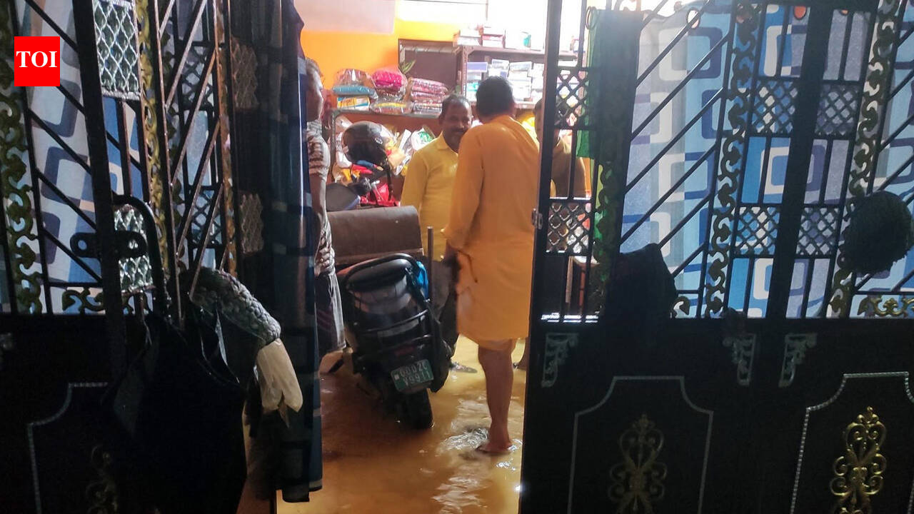 State's heaviest rainfall in 24 hours leaves parts of city inundated