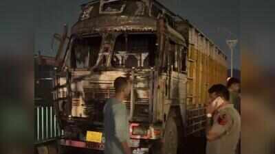 Six stray cattle killed as speeding truck ploughs into them in Fbd; locals set vehicle on fire