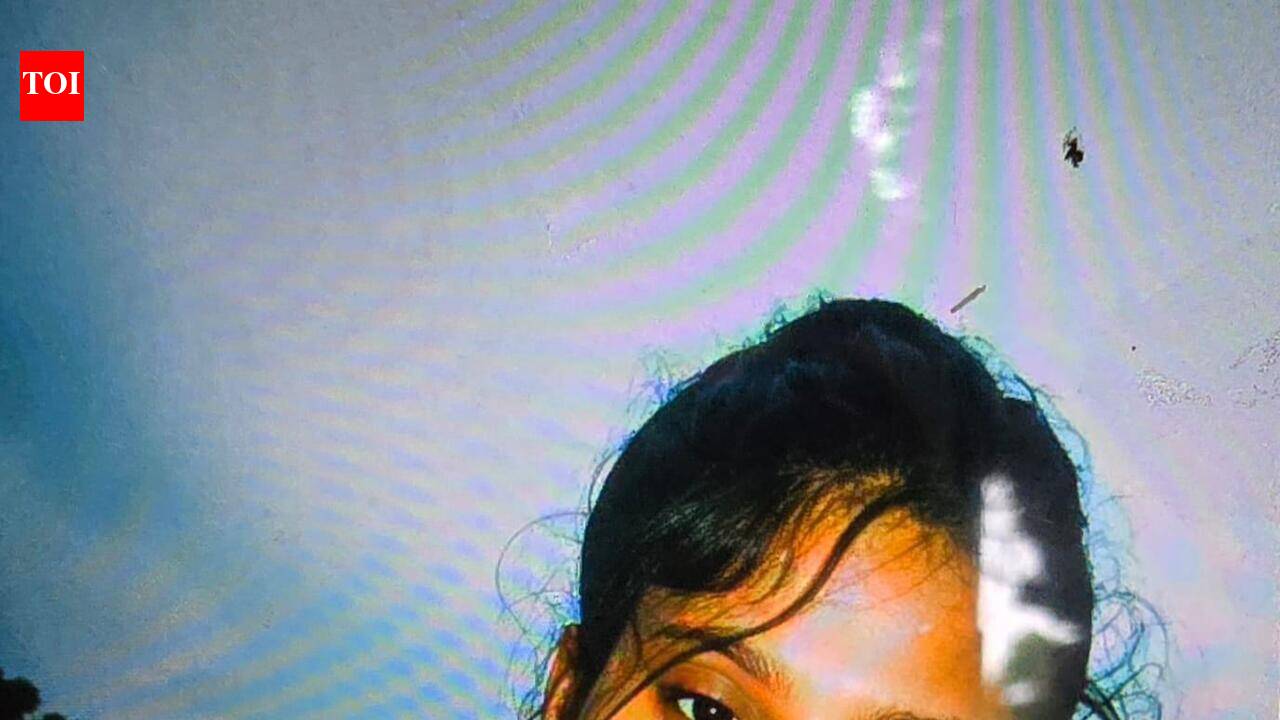 Class XI student killed after hut collapses during heavy rain in Mohanlalganj