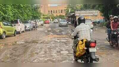 Illegal parking, dhabas and garages choke access to Emerald Floors Premier in Gurgaon