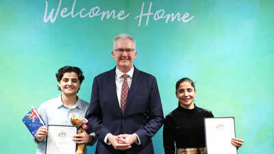 Australian citizenship for 2 Iranian women soccer players who sought asylum