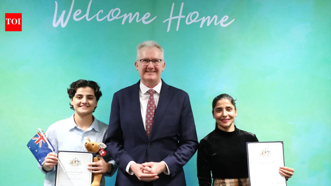 Australian citizenship for 2 Iranian women soccer players who sought asylum