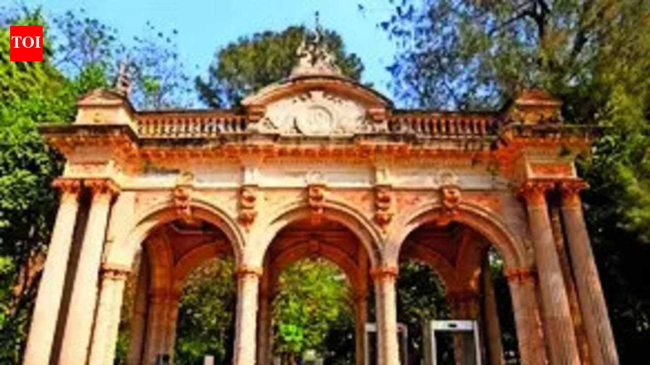 Animal welfare norms end ‘zoo’ morning walks