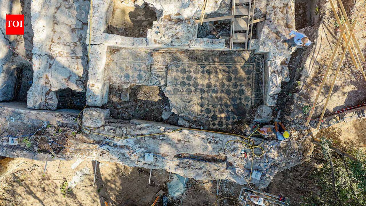 Archaeologists uncover ancient Roman structure near the Colosseum