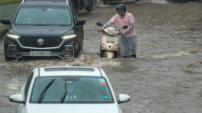 Rain fury grips Delhi-NCR: Waterlogging cripples Friday evening commute amid IMD's red alert
