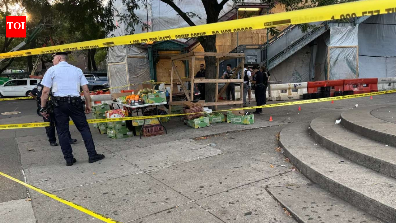 Video: 2 injured after gunman opens fire near New York subway station